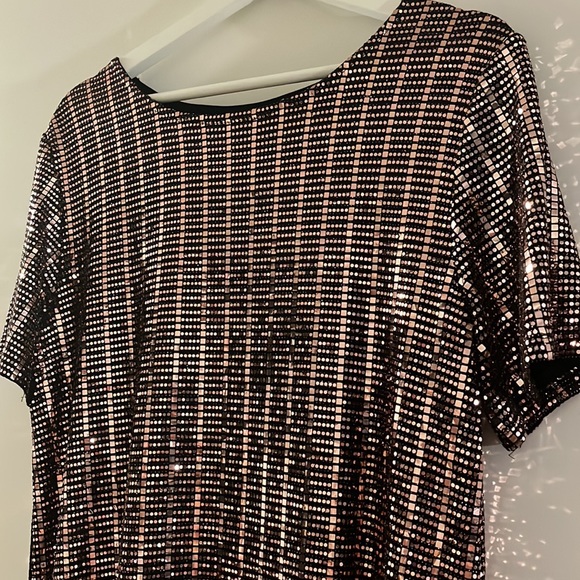 *HOST PICK* Rachel Zoe Rose Gold Sequin T-Shirt dress - Picture 3 of 4